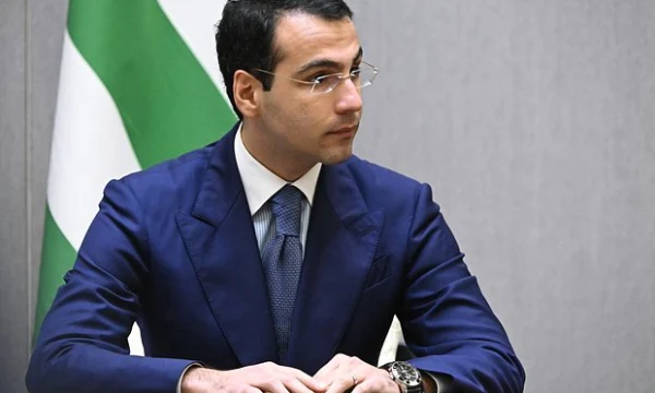 Президент Абхазии сменил министра иностранных дел