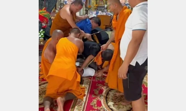 Монах в Таиланде жестоко избил «одержимого демонами»