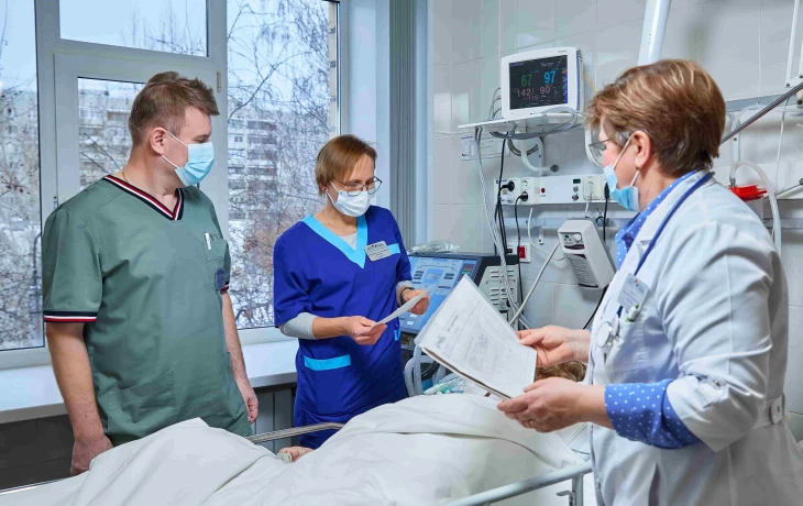 Эксперт напомнил о праве россиян на лечение в частных клиниках по ОМС