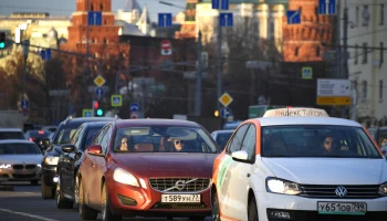 Росгосстрах определил самые опасные для авто улицы Москвы и Подмосковья