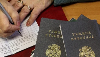 Разрешение на работу или патент: что выбрать для иностранного сотрудника?