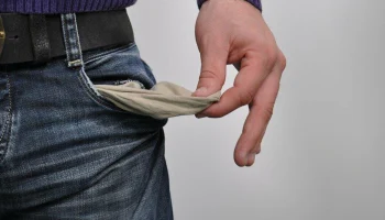 Разрыв в доходах богатых и бедных россиян сократился до исторического минимума