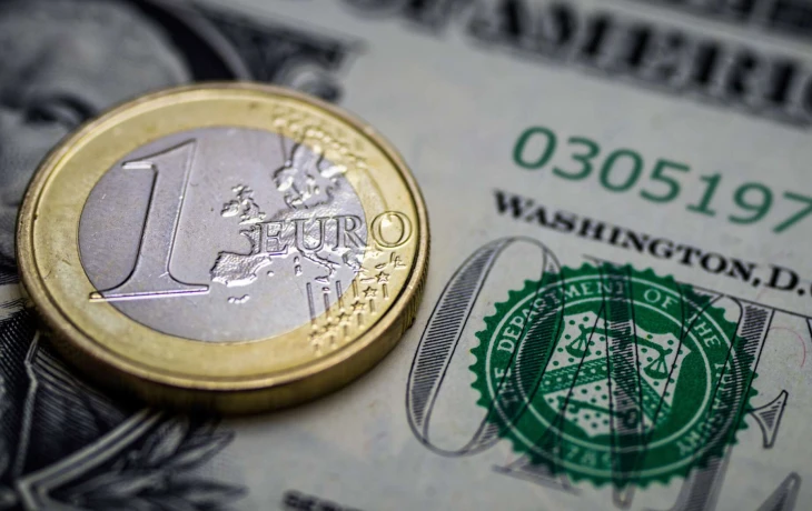 Эксперт РЭУ назвала альтернативы доллару и евро для защиты сбережений