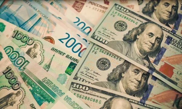 Минфин увеличивает продажу валюты, курс рубля к доллару реагирует положительно