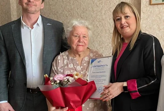 90-летний страховой агент с военным прошлым создает мемуары 90-летний страховой агент с военным прошлым создает мемуары