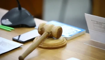 Страховые споры из-за военных обстрелов дошли до Верховного суда