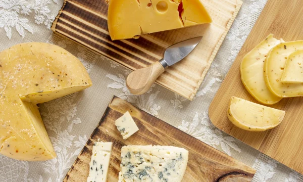 Плавленый сыр: развенчиваем мифы и раскрываем его полезные свойства