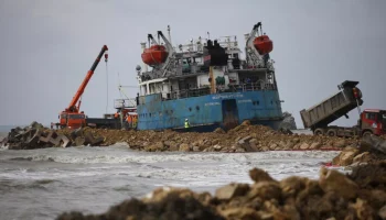 Суд взыскал с судовладельцев и страховщиков 404 млн рублей по делу о ЧП с танкерами