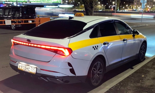 В Подмосковье тысячи такси приостановили работу из-за отсутствия страховки