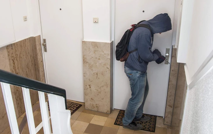 Исследование показало отношение россиян к хранению ценностей и рискам краж