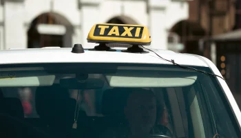 ​Самозанятые водители предложили выделить райдхейлинг в отдельную услуг