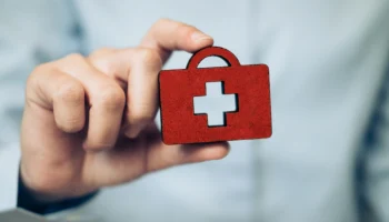 Битва за корпоративных клиентов ДМС: крупные страховщики наращивают базу