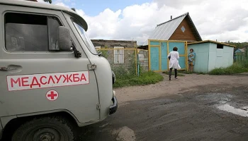 Президент Путин поручил направлять средства ОМС на зарплаты медработникам