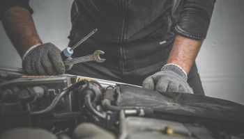 Рекордный рост цен на автозапчасти в России: как это влияет на страхование