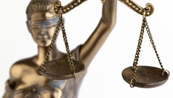 Адвокат и директор экспертной организации осуждены за попытку хищения 98,2 млн рублей у "СОГАЗа"