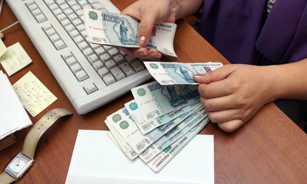 Почему работодатели предпочитают лечить сотрудников, а не повышать зарплаты