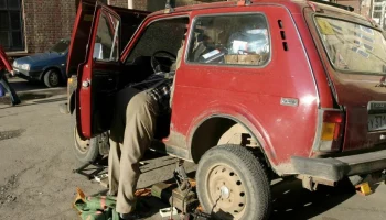 Гаражный сервис, аналоги и свои руки: как выживают российские автовладельцы