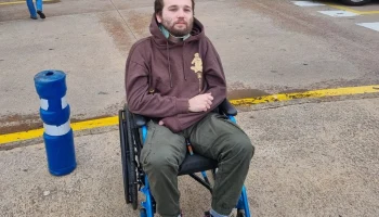 Британца парализовало после укуса клеща: редкий случай болезни Лайма