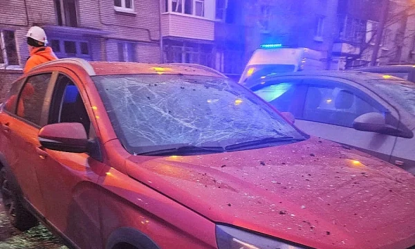 Страховые компании готовы выплатить компенсации за поврежденные беспилотником автомобили на Пискаревском через "акт доброй воли"