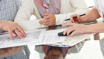 Пенсионеры получили новые возможности для возврата налогов за лечение