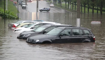 Машину затопило после ливня: как получить выплату по каско