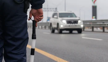 Штрафы на арендованной машине: кто, когда и сколько платит в 2025 году