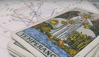 Гороскоп или диагноз: когда увлечение эзотерикой становится опасным для психики