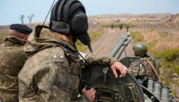 ВСУ в клещах у Новоселовки, беспилотники бьют по тылам, Зеленский торопится с мирным саммитом