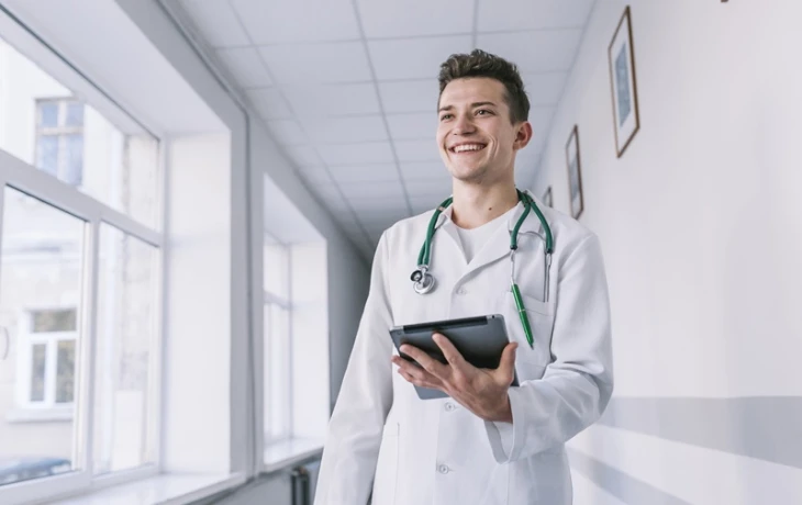 Сеть клиник &laquo;Альфа-Центр Здоровья&raquo; запустила PWA-приложение для пациентов