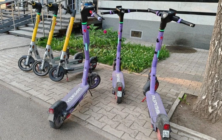 Самокатный бум 2025: где кататься опаснее всего и сколько стоит падение?