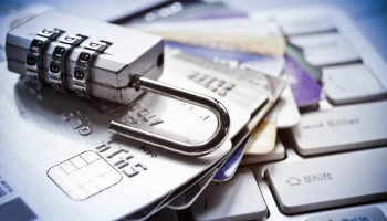 Экспобанк предложил комплексную программу страхования от мошенничества