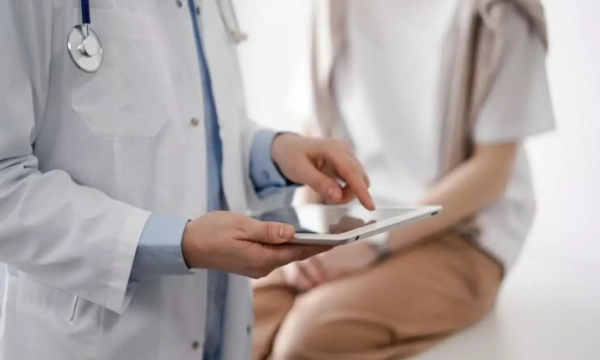 СберСтрахование зафиксировало пик обращений к врачам по ДМС осенью