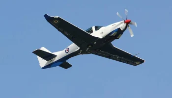 Британский самолет замечен над Украиной: подготовка пилотов ВСУ к F-16?