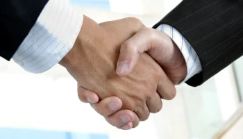 Автодилер "БорисХоф" получил одобрение ФАС на покупку контрольного пакета страховщика "Талисман"