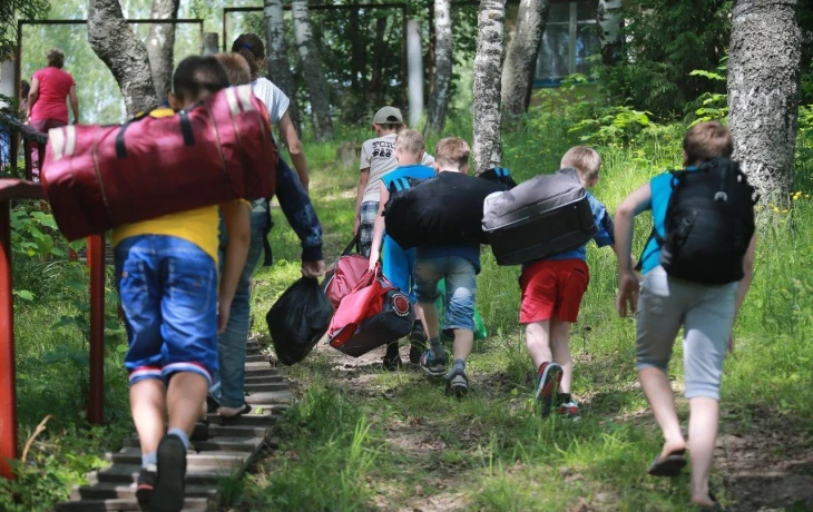 Лето под присмотром: лишь 19% родителей купили путёвки в лагеря