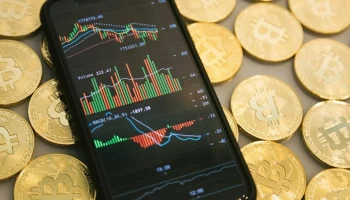 Биткоин в портфеле консерватора: как «БКС Страхование жизни» предлагает инвестировать в криптовалюту через страховой полис