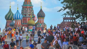 Россияне превращают трехдневный интервал между майскими праздниками в отпуск