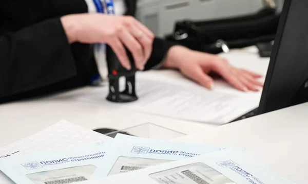 «Росгосстрах» зафиксировал омоложение спроса на полисы онкострахования