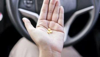 Какие лекарства нельзя принимать водителям: полный список 2025