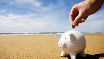 Опрос: расходы россиян на отпуск достигают 80% месячного дохода