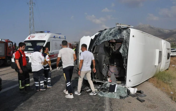 В Анталье из больниц выписали 12 из 14 россиян, пострадавших в ДТП с автобусом