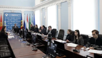 Страны СНГ разрабатывают соглашение о медстраховании трудовых мигрантов