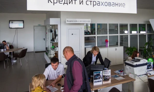 Финомбудсмен выявил многократные наценки банков на страховые полисы