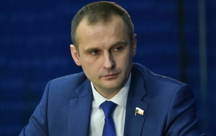 В Госдуме предложили обязать мигрантов оформлять полис ДМС при пересечении границы