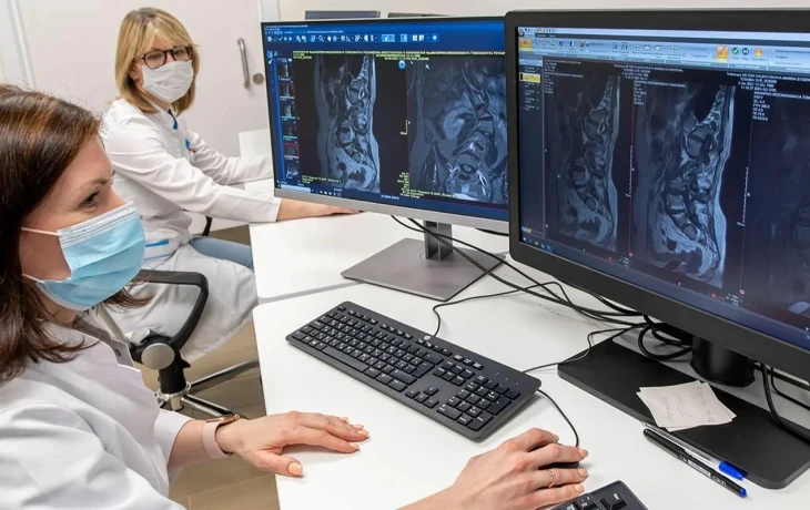 ​Глава ФОМС анонсировал расширение применения ИИ в диагностике