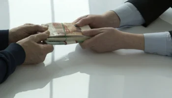 Руководитель пермского таксопарка обвиняется в организации страхового мошенничества на 2 млн рублей