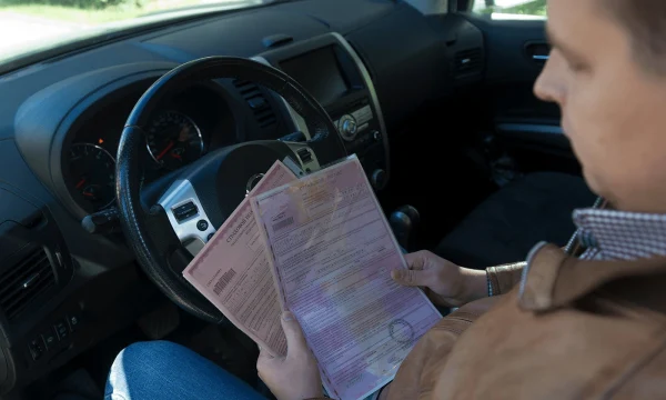 Почти половина водителей в России довольны ОСАГО, но требуют снижения цен