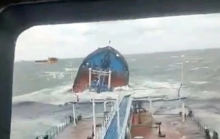 ​Суд признал право страховщиков затонувших танкеров на лимит выплат