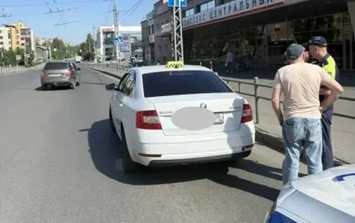 Рейд на &laquo;шашечки&raquo;: В Петрозаводске таксисты возили пассажиров без ОСАГО и на неисправных авто