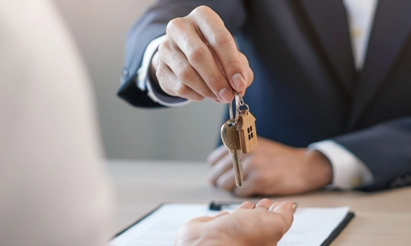 Спрос на титульное страхование жилья в России резко вырос в 2025 году